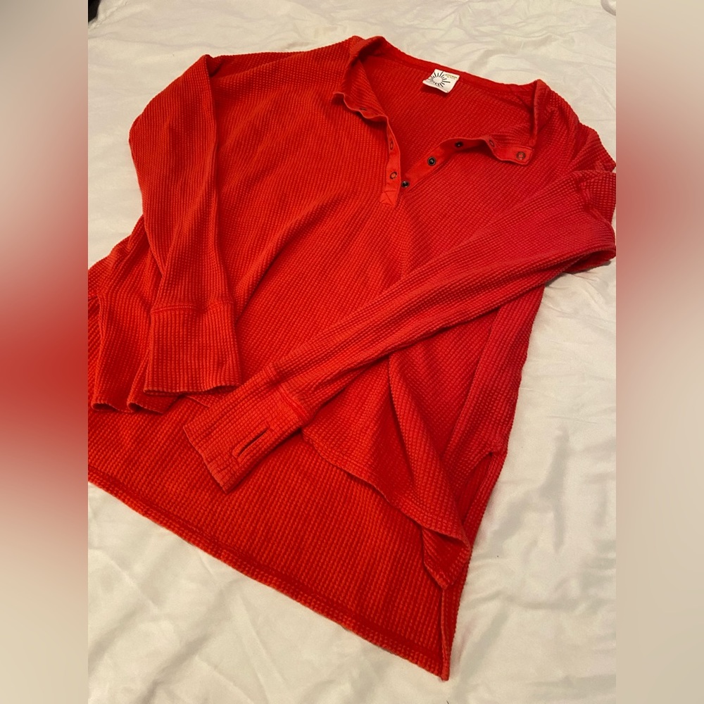 OFFLINE BY AERIE ORNAGE RED PULLOVER!!! WORN ONCE NEEDS A NEW HOME! WOMENS SMALL